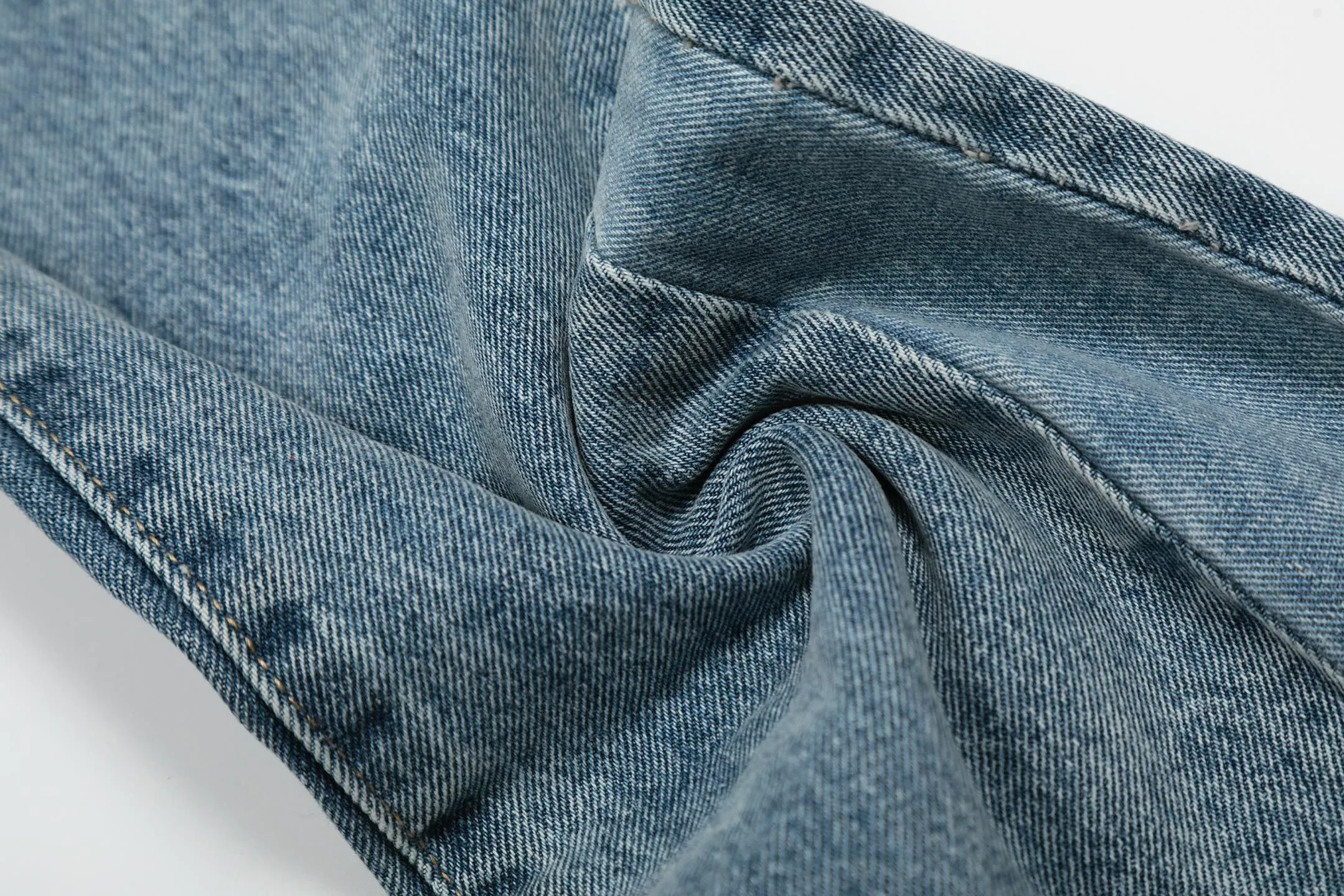 #8149 P250💰 Independent GALLERY DEPT. Vintage hole patch splicing black leather cross loose washed flared jeans - truly restore the ultimate vintage texture - original hardware accessories washed and other elevators, QR code analysis are all purchased from the original factory, high degree of restoration, you are welcome to compare with a certain product ~ - three-dimensional version loose and comfortable, not picky about the figure, tall and slim, factory Seiko, original factory quality control, same style for men and women, can be matched with couples, versatile recommendation Essential jeans for all seasons - sizes: 28 30 32 34 36